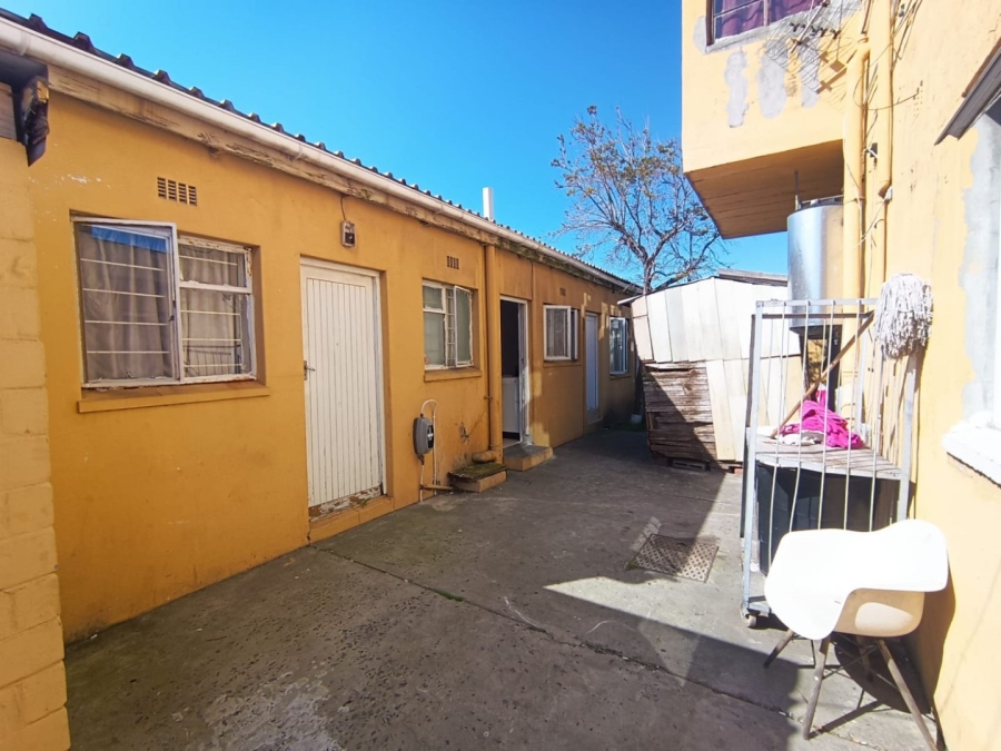6 Bedroom Property for Sale in Surrey Estate Western Cape